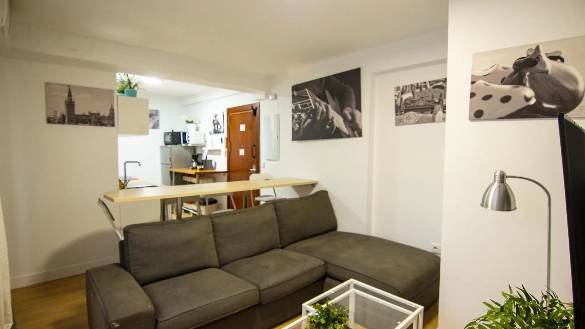 Rentalsevilla Teodosius Grand Home Apartment Seville